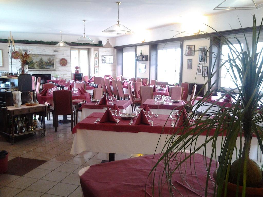 Albergo Del Cacciatore Cremeno Екстериор снимка