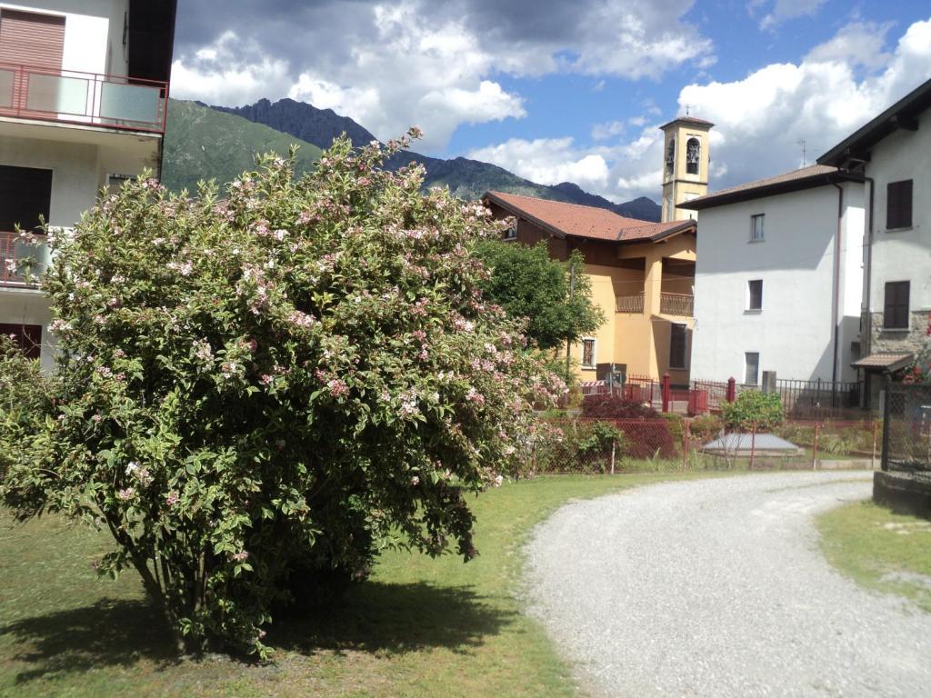 Albergo Del Cacciatore Cremeno Екстериор снимка